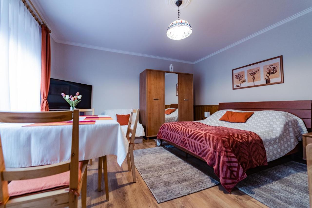 Estike Apartman Gyula Dış mekan fotoğraf