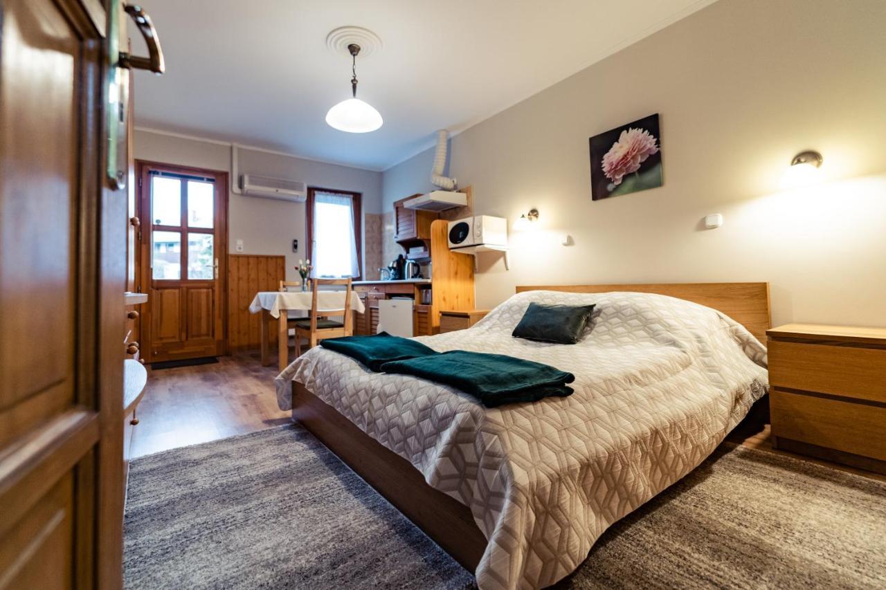 Estike Apartman Gyula Dış mekan fotoğraf
