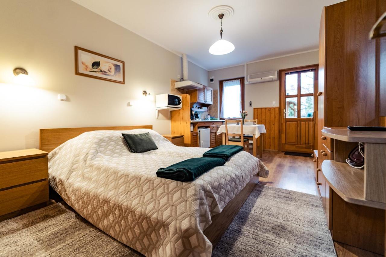 Estike Apartman Gyula Dış mekan fotoğraf
