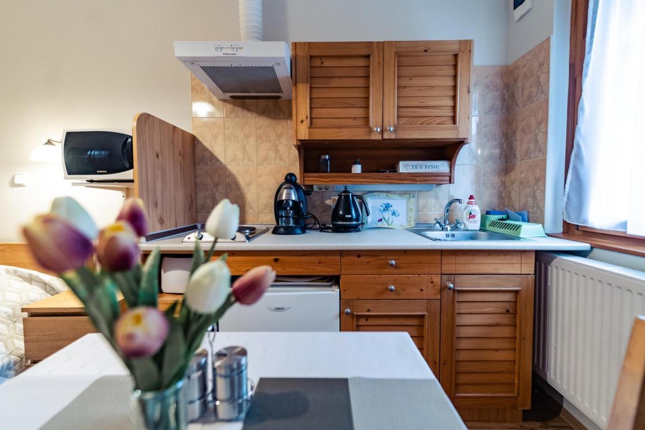 Estike Apartman Gyula Dış mekan fotoğraf